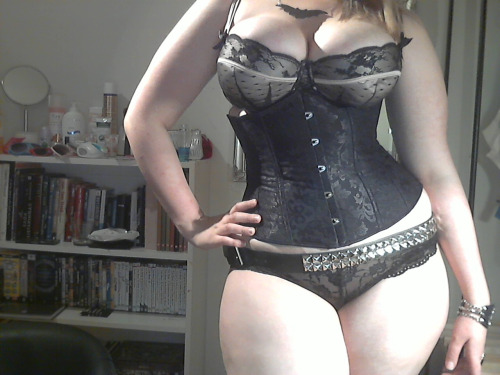 Belle femme pour jeune voyeur nue cam
